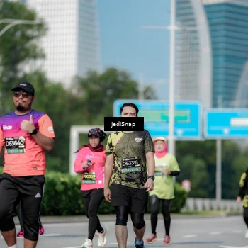 Runner Photo 6880480