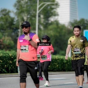 Runner Photo 6880493