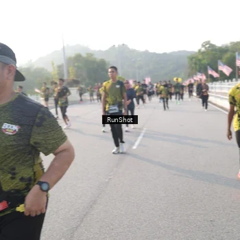 Runner Photo 6880512