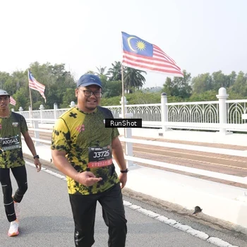 Runner Photo 6880518