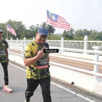 Runner Photo 6880525