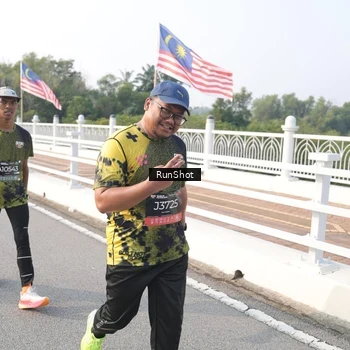 Runner Photo 6880530