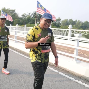 Runner Photo 6880532