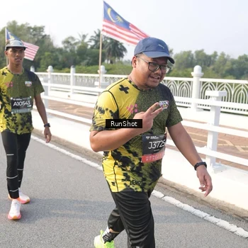 Runner Photo 6880543