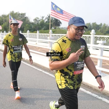 Runner Photo 6880545