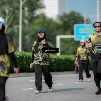 Runner Photo 6880569