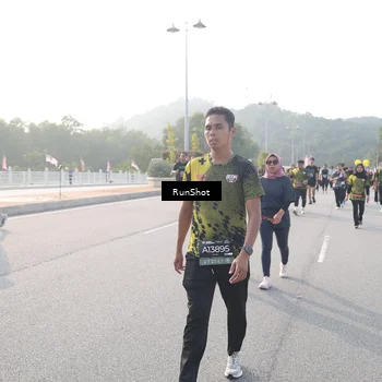 Runner Photo 6880575
