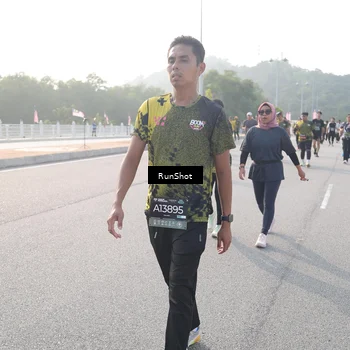 Runner Photo 6880589