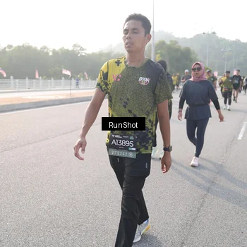 Runner Photo 6880591