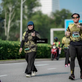 Runner Photo 6880593