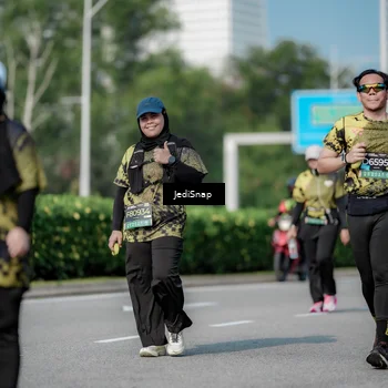 Runner Photo 6880602