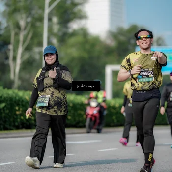 Runner Photo 6880609