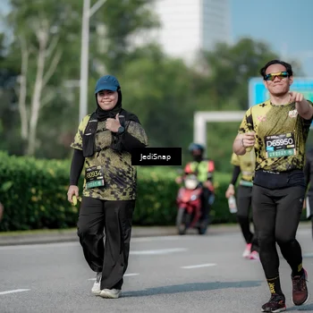 Runner Photo 6880610