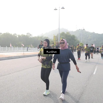 Runner Photo 6880613