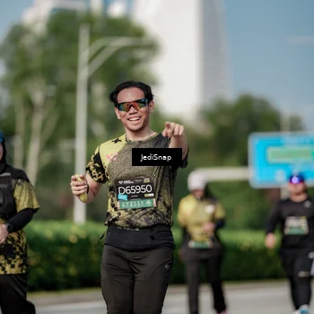 Runner Photo 6880620