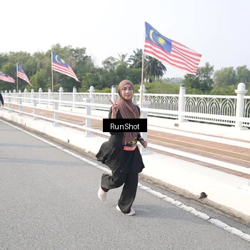 Runner Photo 6880635