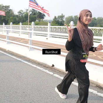 Runner Photo 6880664