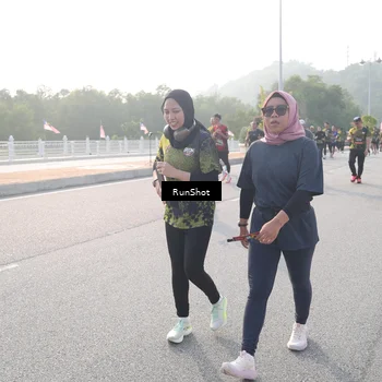 Runner Photo 6880683
