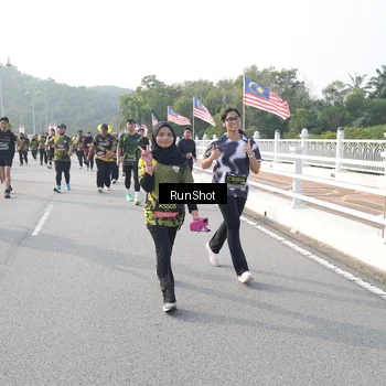 Runner Photo 6880685