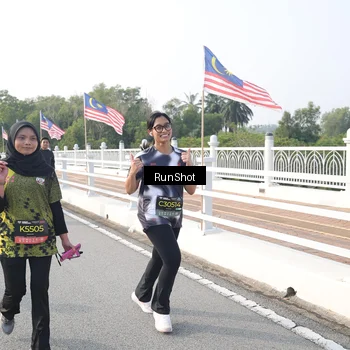 Runner Photo 6880688