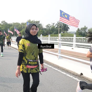 Runner Photo 6880700