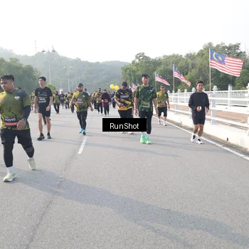 Runner Photo 6880705