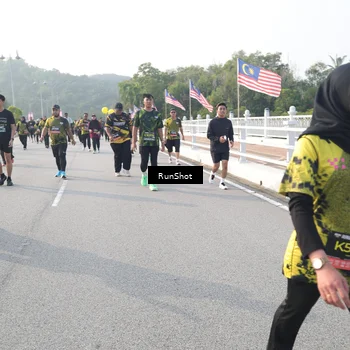 Runner Photo 6880711