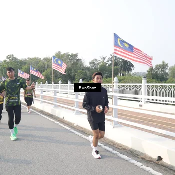 Runner Photo 6880737