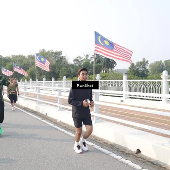 Runner Photo 6880746