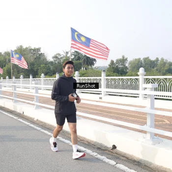 Runner Photo 6880750