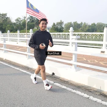 Runner Photo 6880754