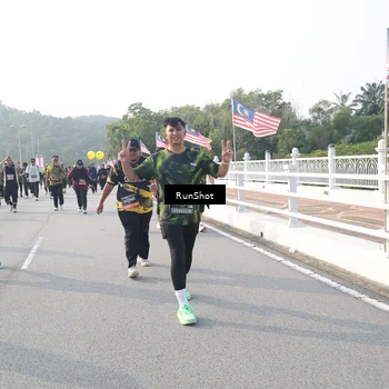 Runner Photo 6880762