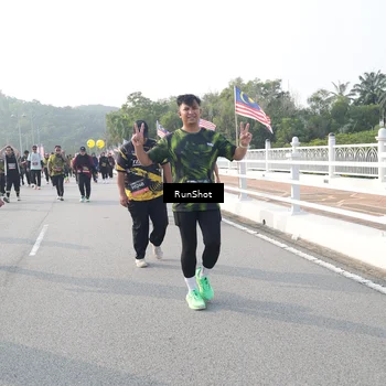 Runner Photo 6880763