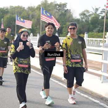 Runner Photo 6880840