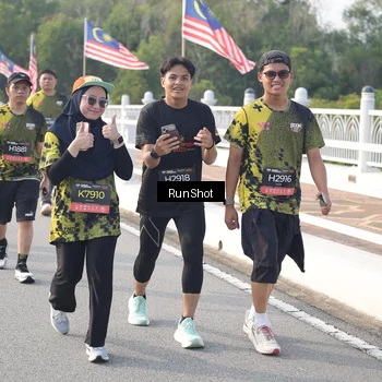 Runner Photo 6880846