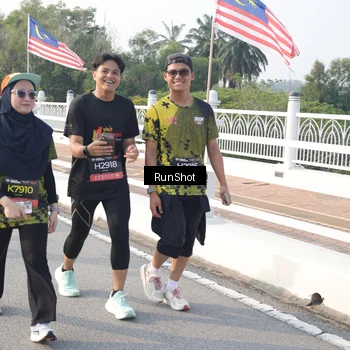 Runner Photo 6880847