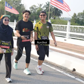 Runner Photo 6880852