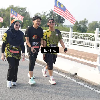 Runner Photo 6880855
