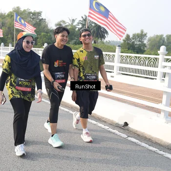 Runner Photo 6880858