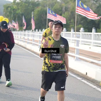 Runner Photo 6880864