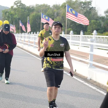 Runner Photo 6880888