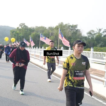 Runner Photo 6880890