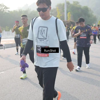Runner Photo 6880990