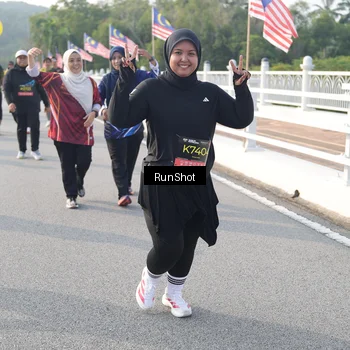 Runner Photo 6881048