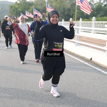 Runner Photo 6881050