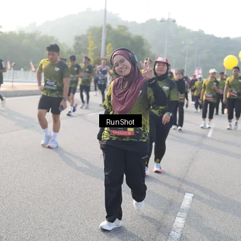Runner Photo 6881071