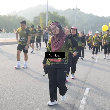 Runner Photo 6881075