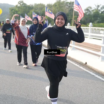 Runner Photo 6881087