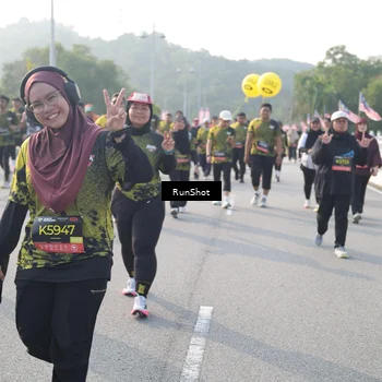 Runner Photo 6881094