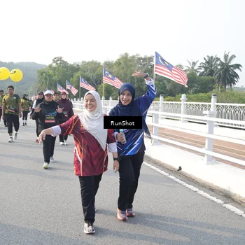Runner Photo 6881096